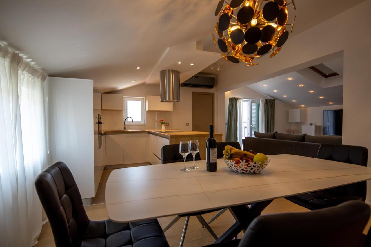 Lumaja Luxury Apartman Biograd Na Moru Exterior photo